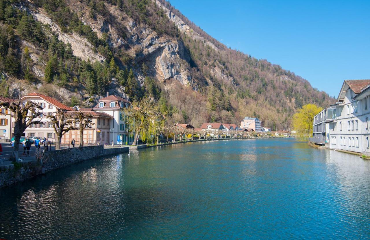 Golden River Unterseen Екстериор снимка